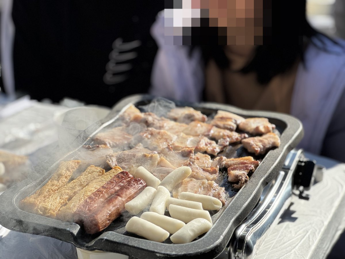 삼봉회와 함께하는 점심식사 후원 행사를 진행하였습니다.