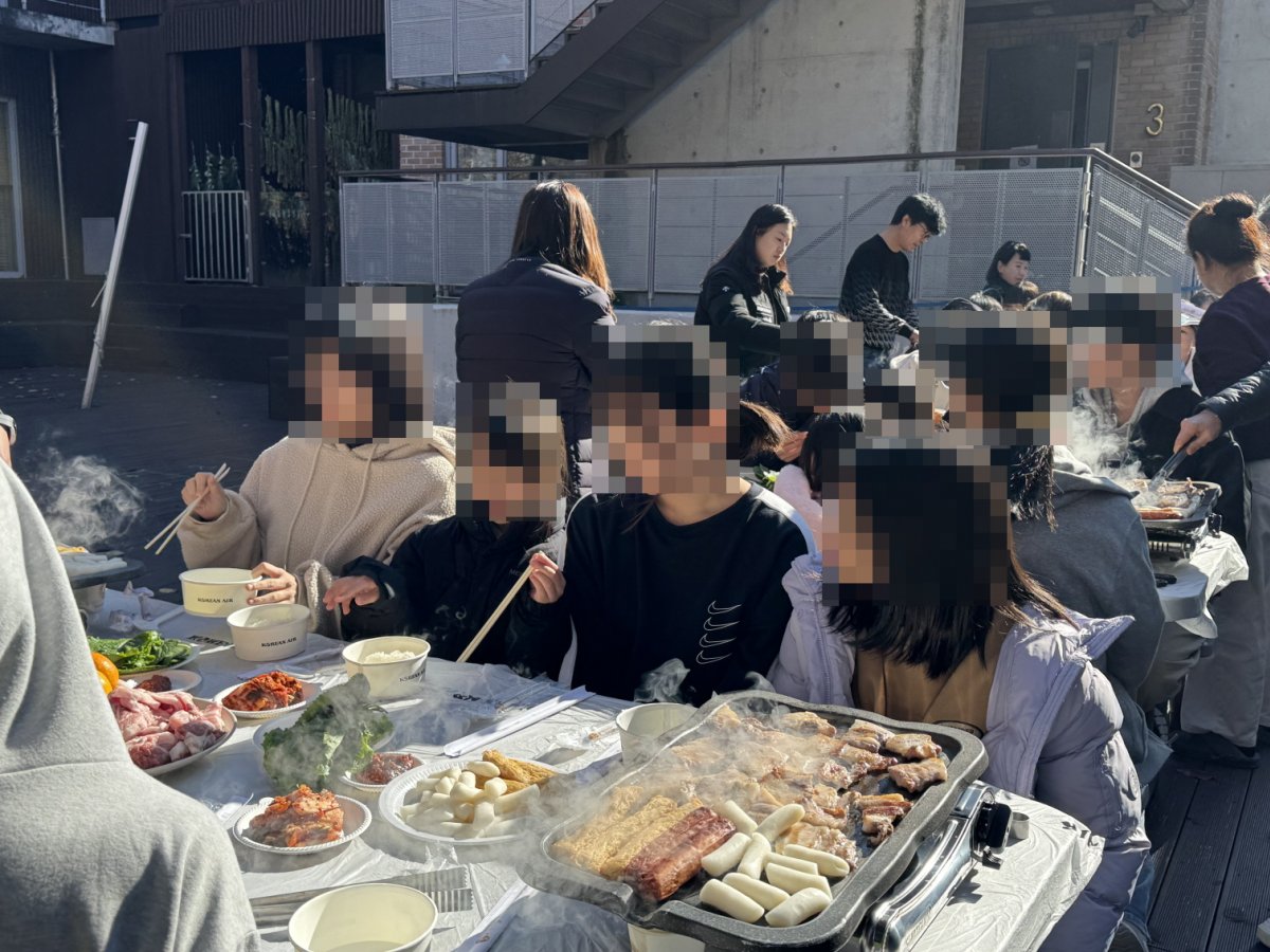 삼봉회와 함께하는 점심식사 후원 행사를 진행하였습니다.