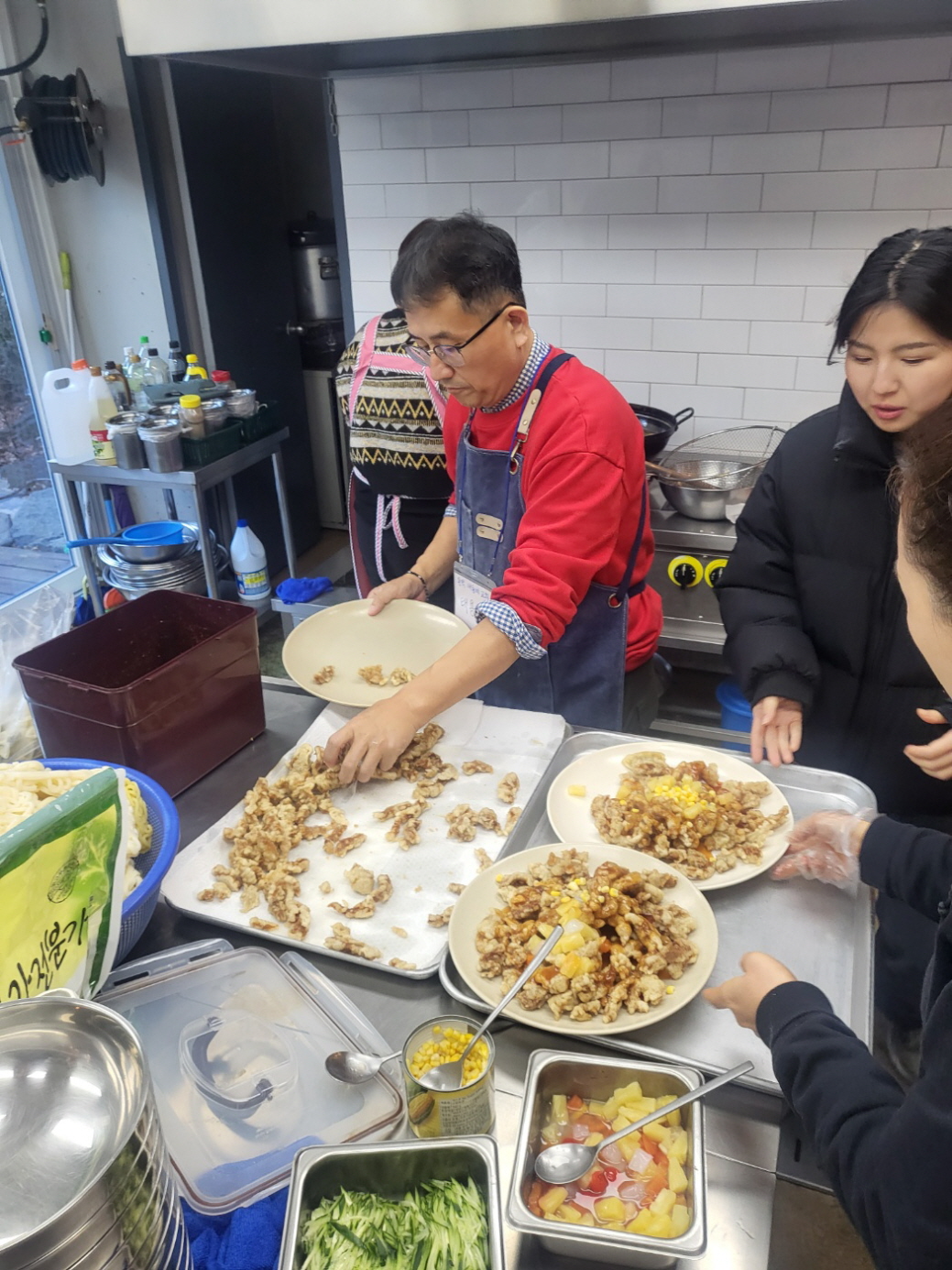 천년나무 협동조합과 함께 중식 식사와 놀이활동을 진행하였습니다.