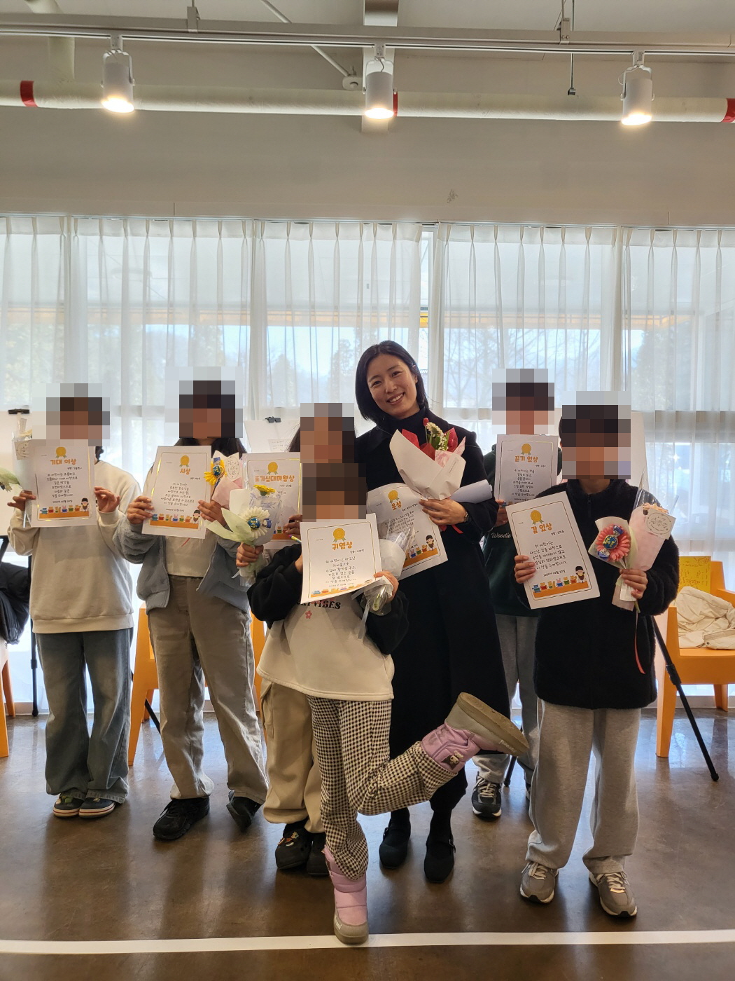 겨울방학 독서프로그램과 전시회를 진행하였습니다.