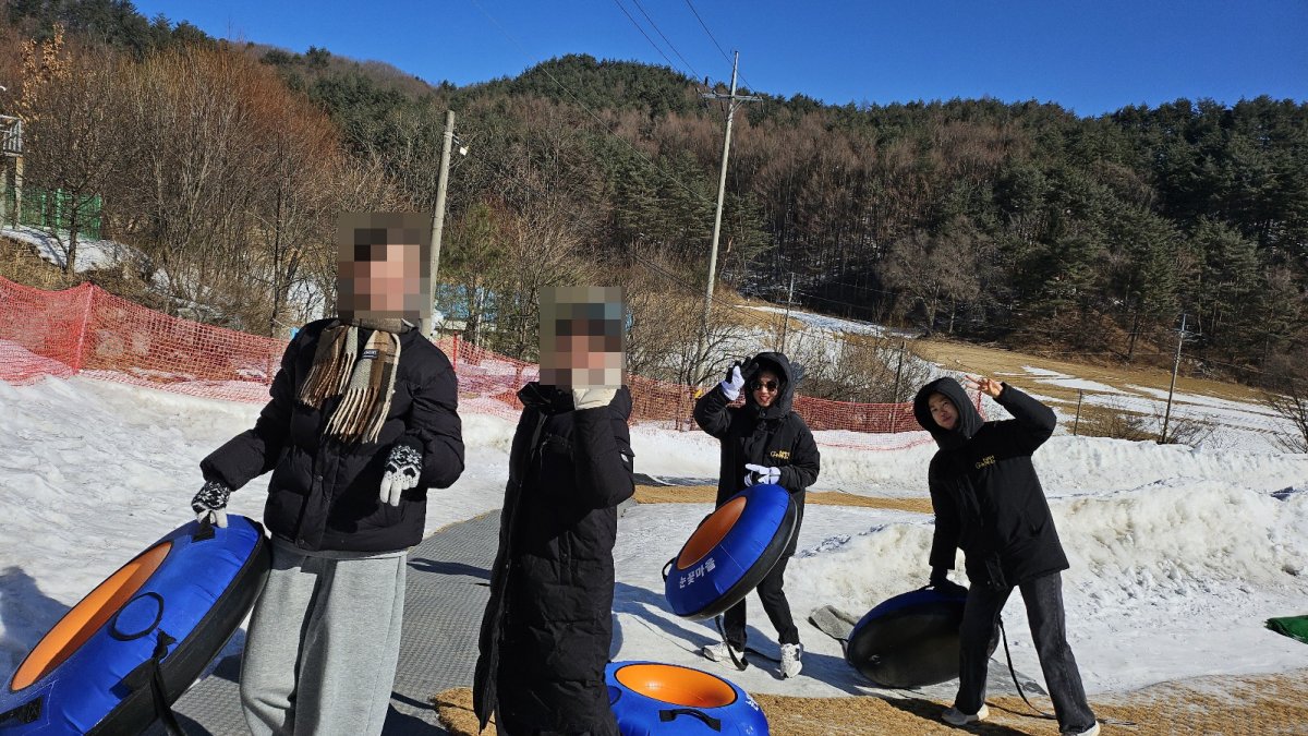 봅슬레이 눈썰매장에 겨울 놀이활동을 진행하였습니다.