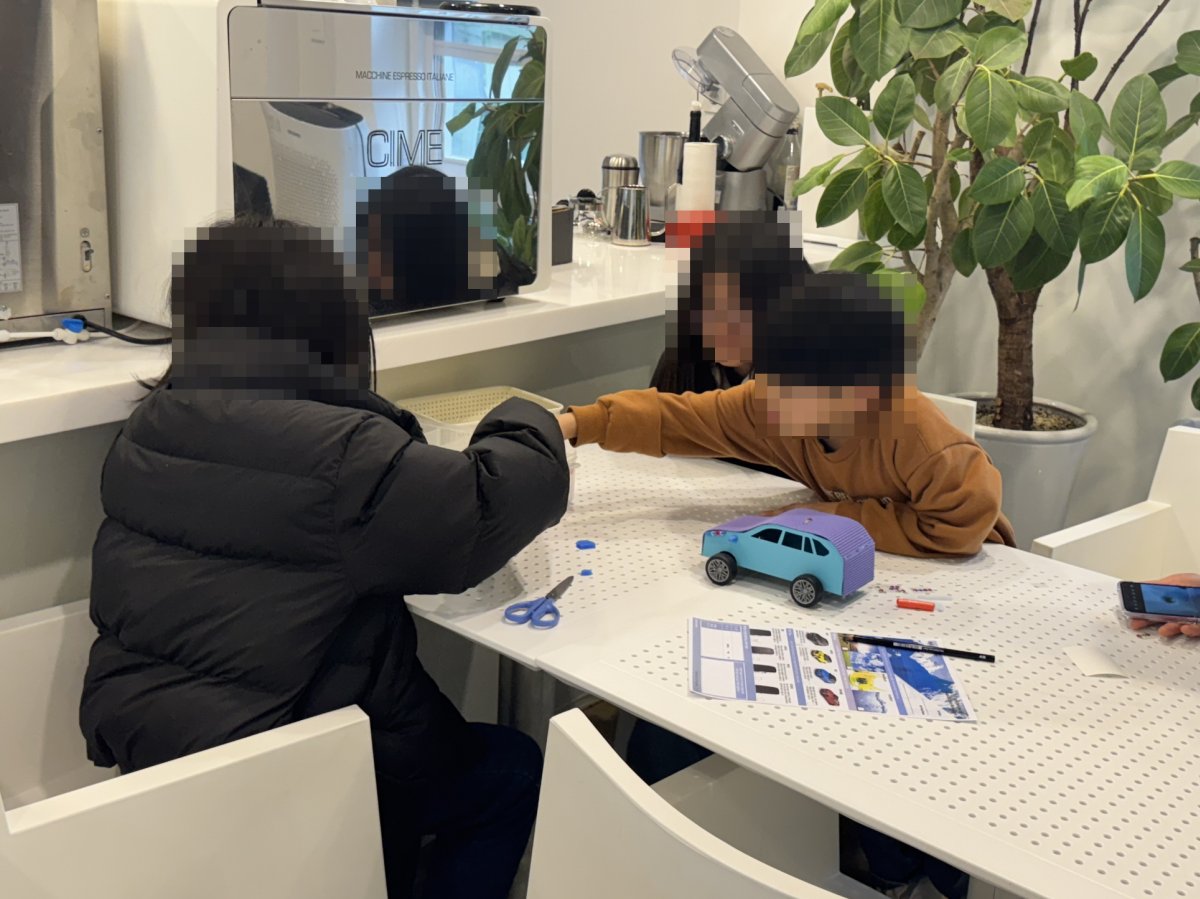 BMW 코리아 미래재단과 함께 친환경자동차 만들기를 진행하였습니다.