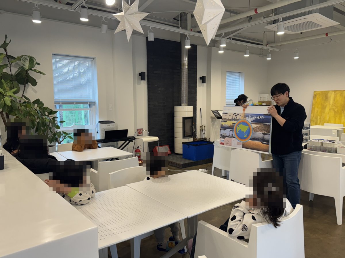 BMW 코리아 미래재단과 함께 친환경자동차 만들기를 진행하였습니다.