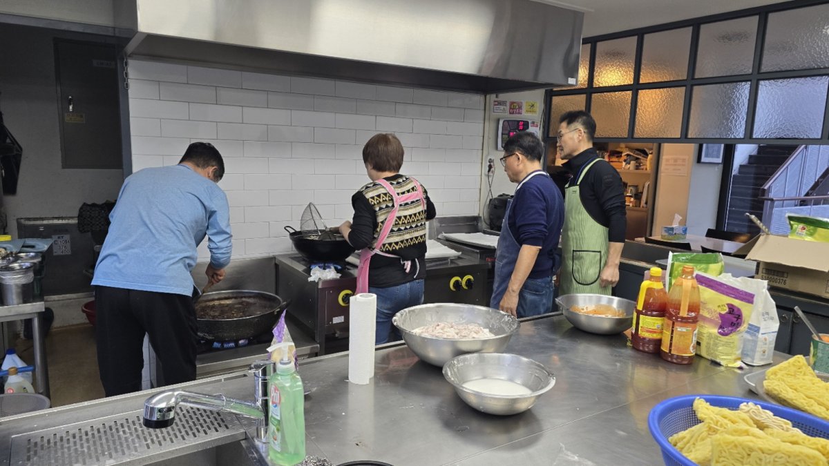천년나무 협동조합과 함께 중식 식사와 놀이활동을 진행하였습니다.