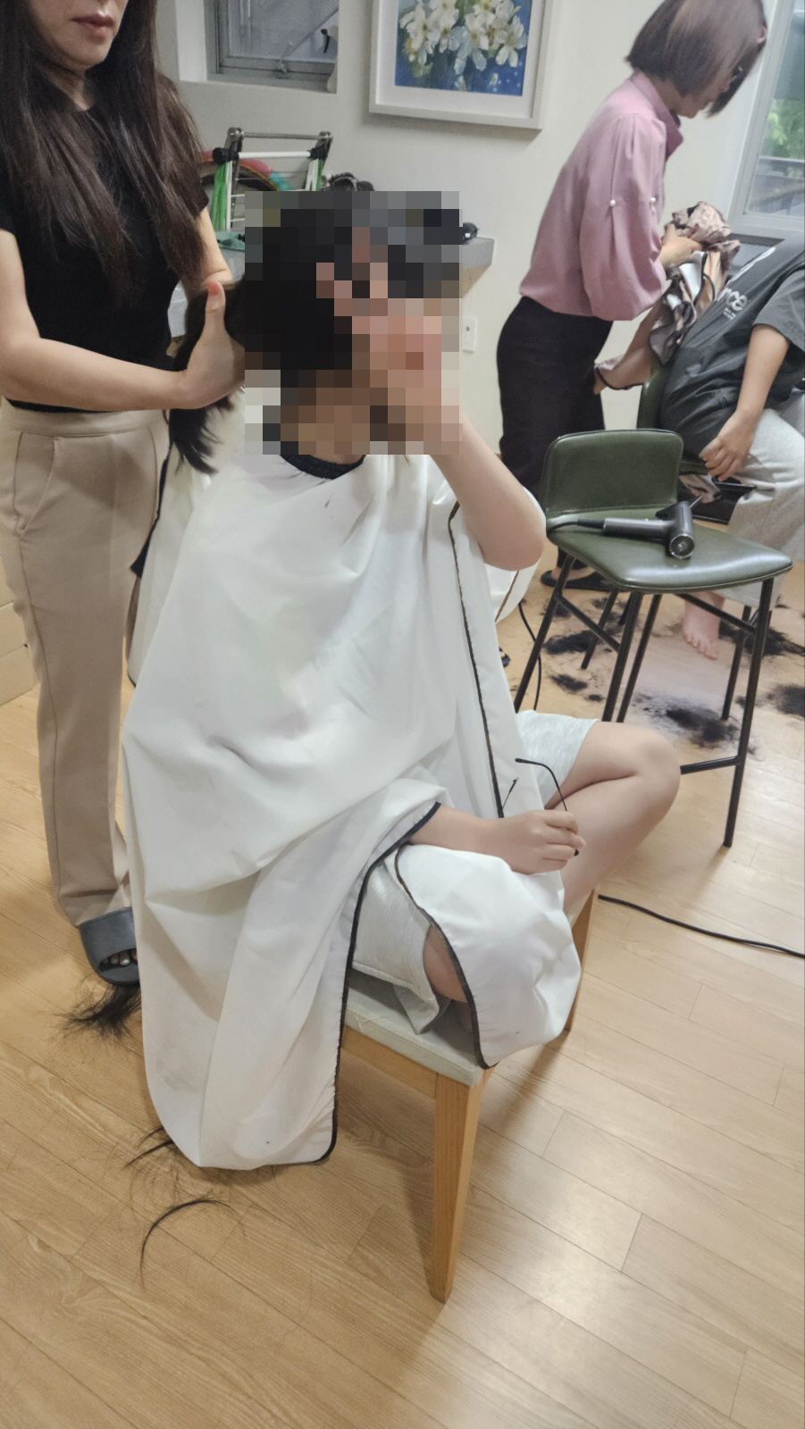 더 어울림 헤어 미용봉사를 진행하였습니다.