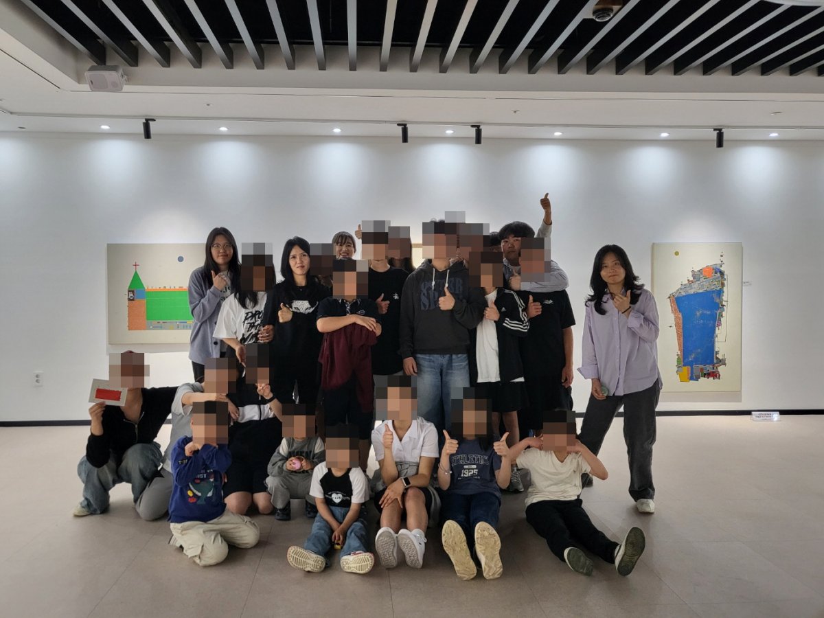 다이닝원 &갤러리원과 함께 점심식사와 문화활동을 진행하였습니다.