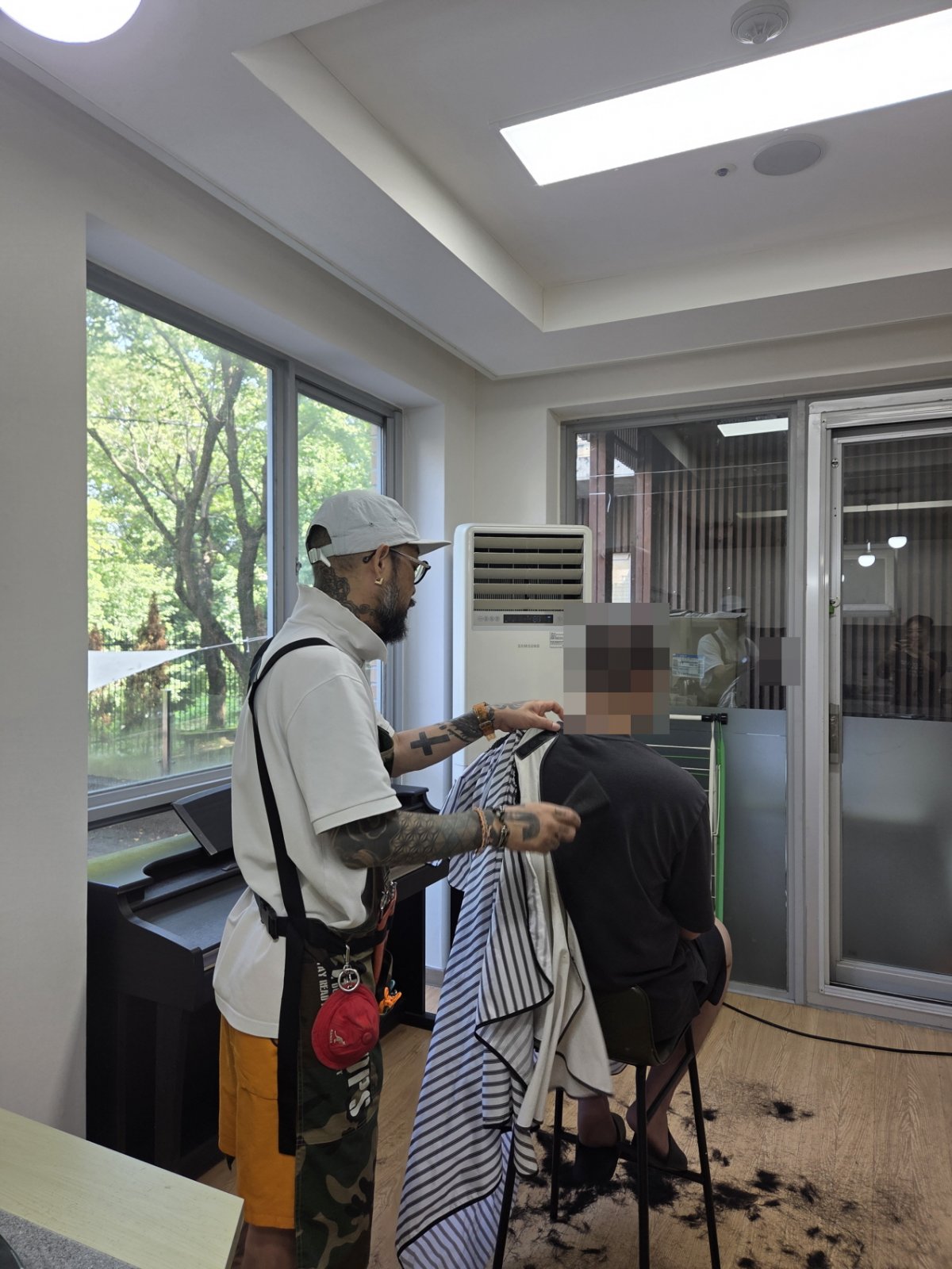 더 어울림 헤어 미용봉사를 진행하였습니다.