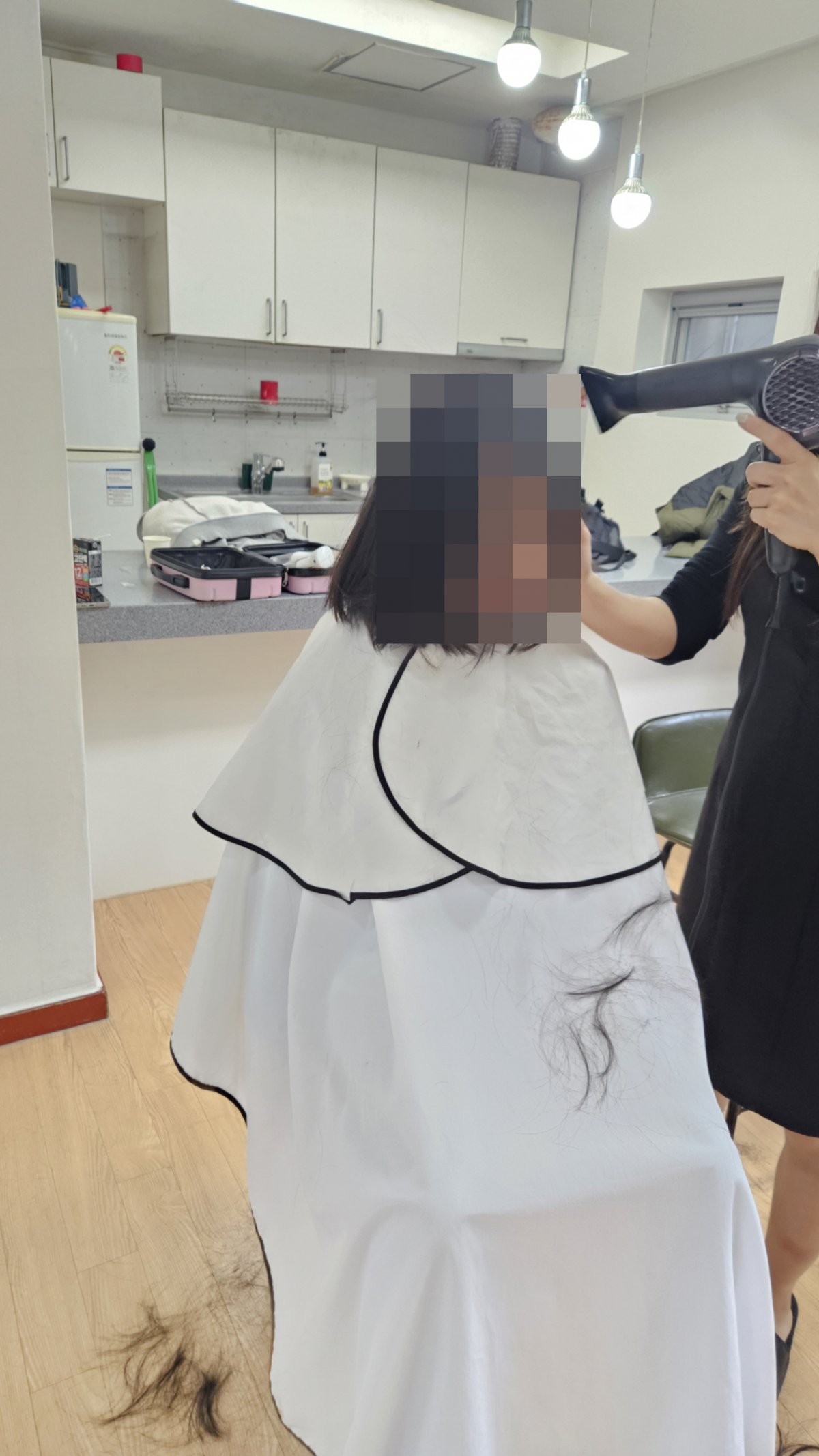 더 어울림 미용봉사를 진행하였습니다.