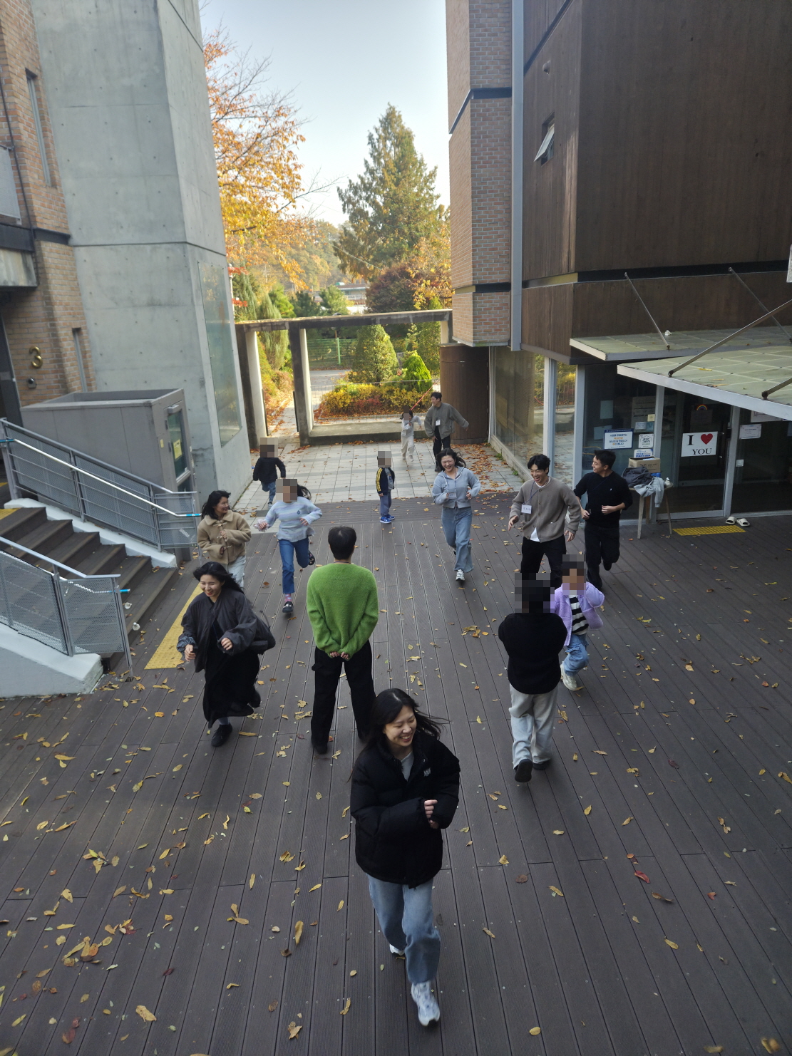 천년나무 협동조합과 함께 중식 식사와 놀이활동을 진행하였습니다.