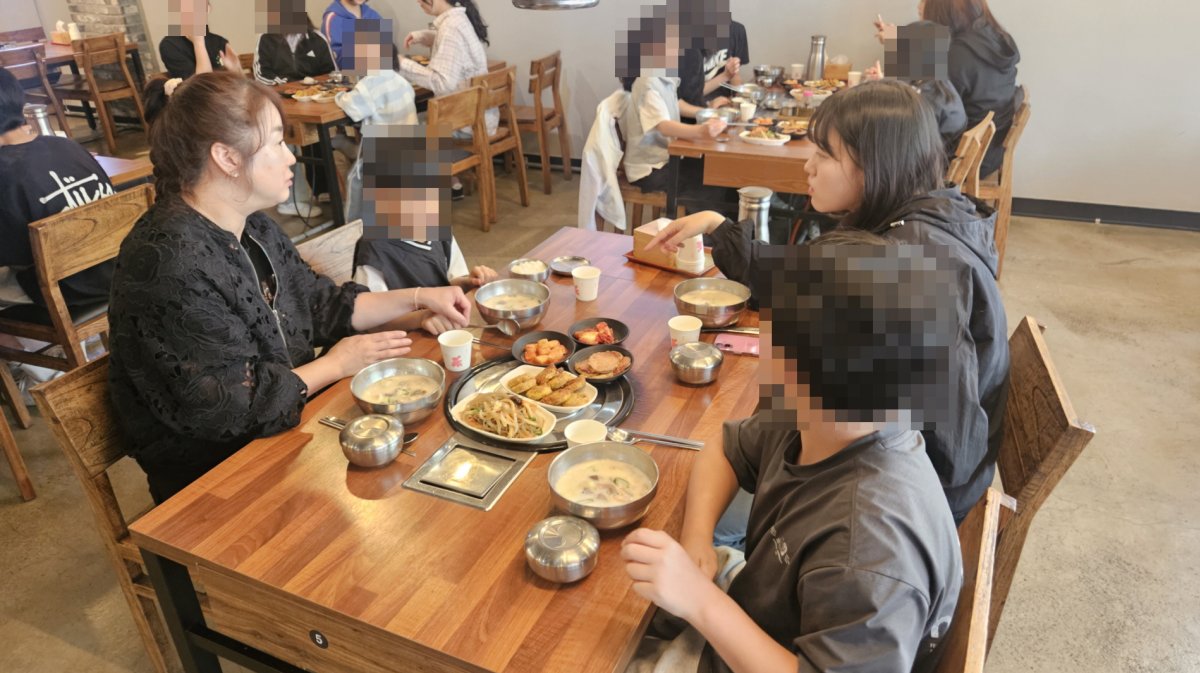 또순이네(원주 중앙 로타리클럽) 점심 후원 프로그램을 진행하였습니다.