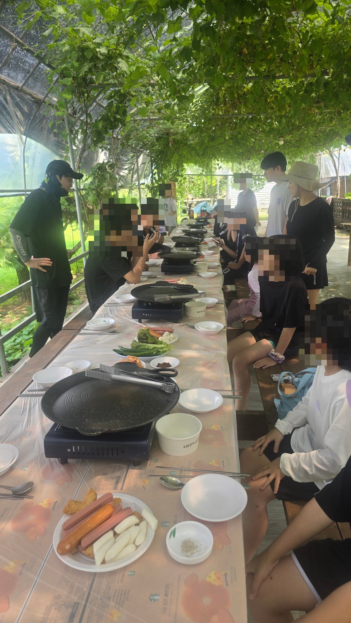 삼봉회와 함께 물놀이 후원행사를 진행하였습니다.
