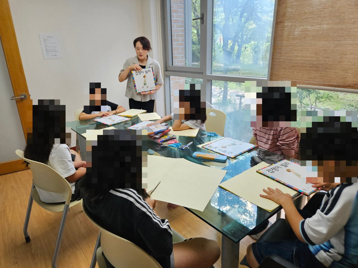 (사)한국책놀이 지도사협회 강원지회 독서봉사(8회차)를 진행하였습니다.